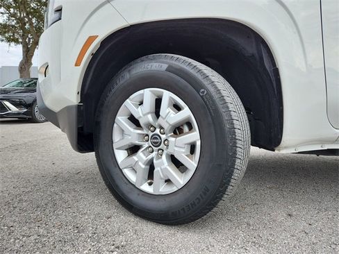 Used 2022 Nissan Frontier SV w/ Technology Package image 32
