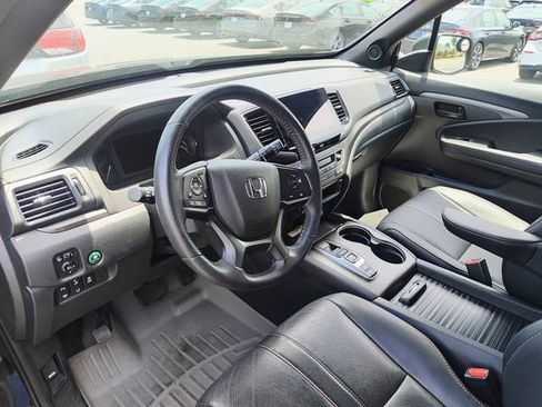 Used 2022 Honda Passport TrailSport image 4