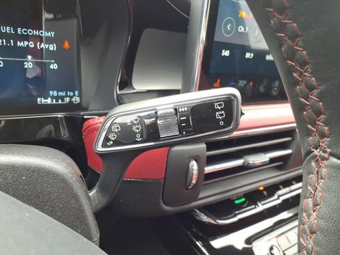 Used 2024 Lincoln Corsair Reserve image 17