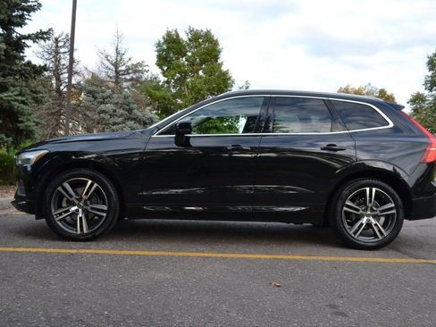 Used 2018 Volvo XC60 T5 Momentum w/ Vision Package image 9