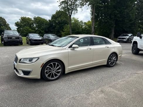 Used 2018 Lincoln MKZ Select w/ Technology Package AWD/4WD image 3