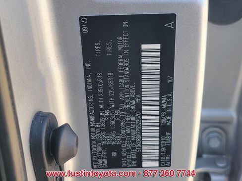Used 2023 Toyota Highlander XLE AWD/4WD image 18