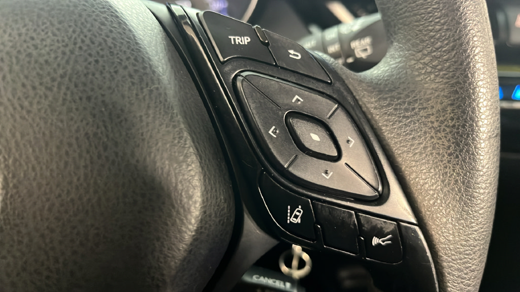 Used 2019 Toyota C-HR LE FWD image 25
