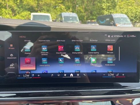 Used 2025 BMW 740i xDrive image 31