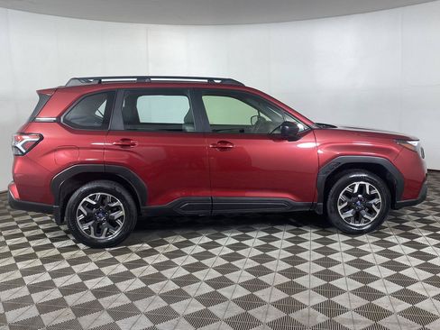 Used 2025 Subaru Forester AWD/4WD image 4