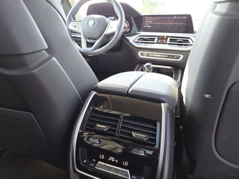 Used 2021 BMW X7 xDrive40i w/ Premium Package AWD/4WD image 27