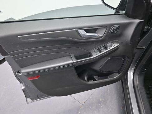 Used 2023 Ford Escape Active w/ Tech Pack #2 image 9