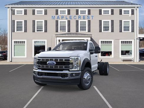 New 2026 Ford F450 XL w/ XL Chrome Package image 2