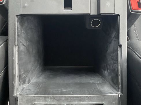 Used 2022 Ford Explorer XLT w/ Equipment Group 202A image 21