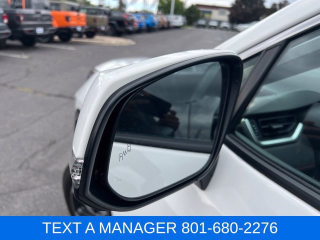Used 2025 Toyota RAV4 SE AWD/4WD image 14