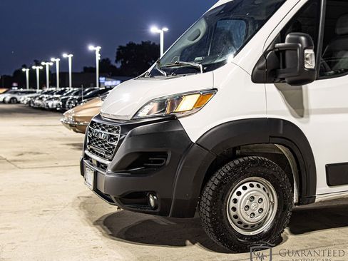 Used 2021 Mercedes-Benz Sprinter 2500 w/ Driver Convenience Package image 5