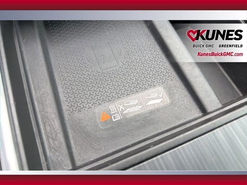 Used 2024 GMC Acadia Elevation image 38