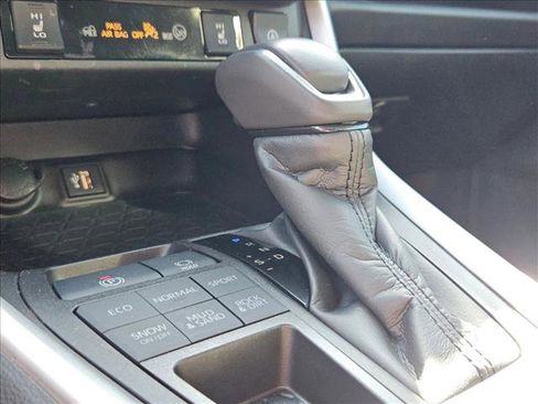 Used 2023 Toyota RAV4 XLE Premium image 11