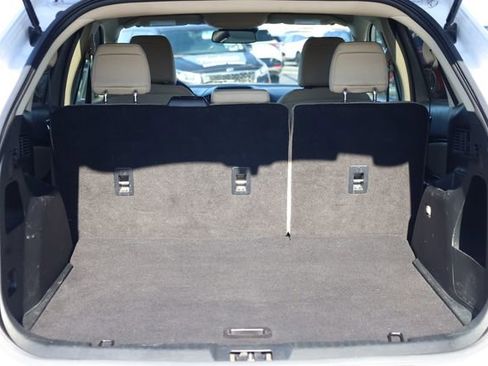 Used 2020 Ford Edge SE image 28