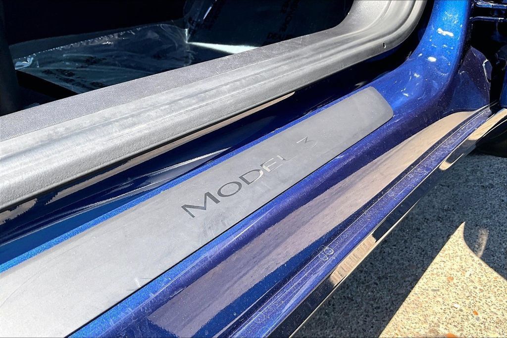 Used 2021 Tesla Model 3 Standard Range Plus RWD image 11