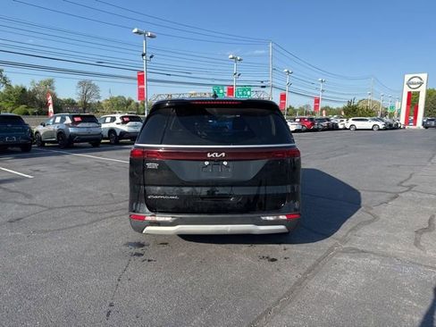 Used 2022 Kia Carnival LX FWD image 6