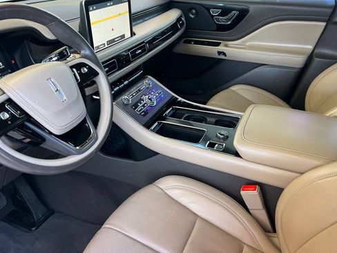 Used 2020 Lincoln Aviator Reserve RWD image 12