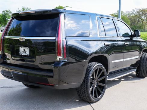 Used 2018 Cadillac Escalade Luxury image 23
