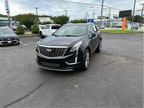 Certified 2025 Cadillac XT5 Premium Luxury AWD/4WD image 2