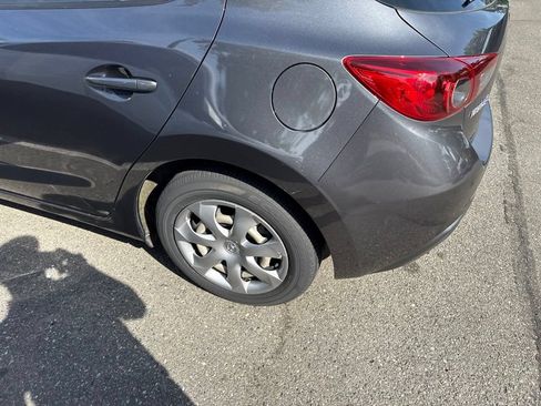 Used 2016 MAZDA MAZDA3 i Sport FWD image 8