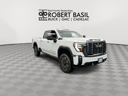 Used 2024 GMC Sierra 2500 Denali Ultimate w/ Snow Plow Prep/Camper Package AWD/4WD image 2