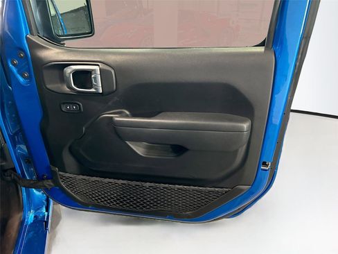 Used 2024 Jeep Wrangler Sport S image 16