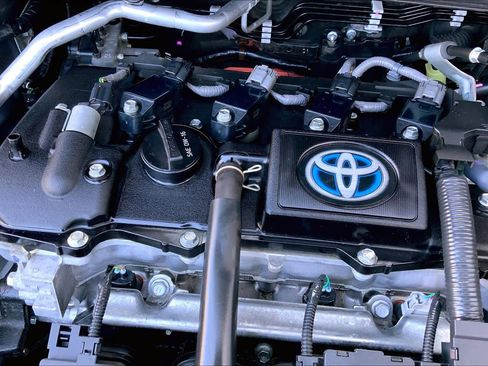 Used 2023 Toyota Corolla LE w/ LE Convenience Package image 31