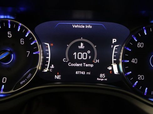 Used 2020 Chrysler Pacifica Touring-L Plus w/ S Appearance Package image 32