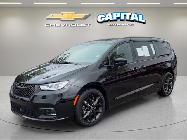 Used 2026 Chrysler Pacifica Limited w/ S Appearance Package FWD image 1