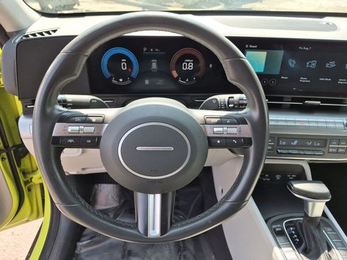 Used 2024 Hyundai Kona SEL AWD/4WD image 18