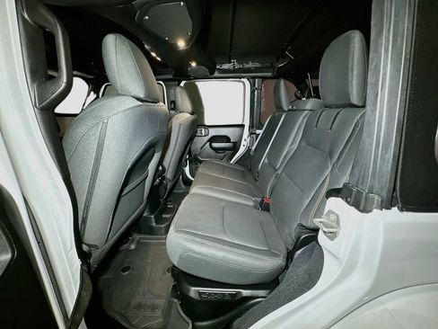 Certified 2024 Jeep Wrangler Unlimited w/ Convenience Group AWD/4WD image 29