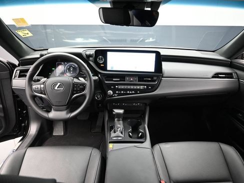 Used 2025 Lexus ES 300h w/ Premium Package FWD image 20