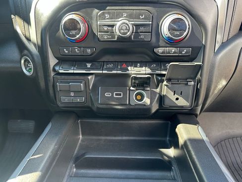 Used 2022 Chevrolet Silverado 2500 LTZ image 28