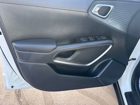 Used 2023 Kia Soul EX FWD image 13
