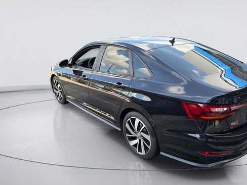 Used 2019 Volkswagen Jetta GLI FWD image 2