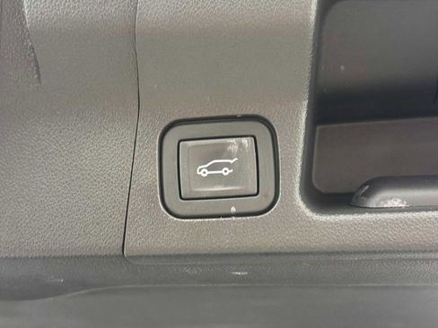 Certified 2023 GMC Acadia SLT AWD/4WD image 17