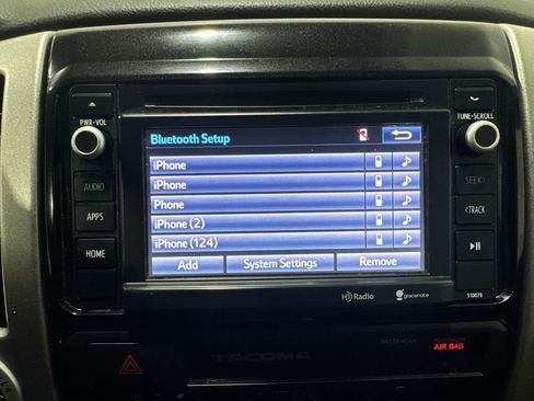 Used 2015 Toyota Tacoma SR5 w/ SR5 Package image 28