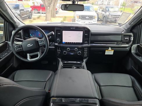 Used 2026 Ford F250 Lariat w/ Lariat Premium Package AWD/4WD image 15