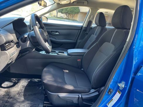Used 2025 Nissan Sentra SV FWD image 22