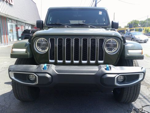 Used 2022 Jeep Wrangler Sahara image 10