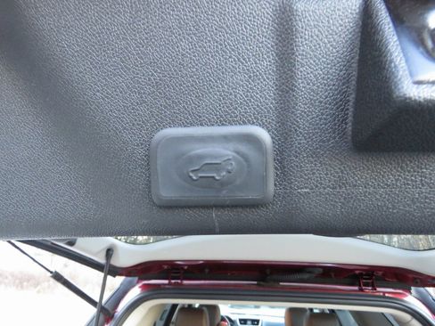 Used 2016 GMC Acadia SLT image 19