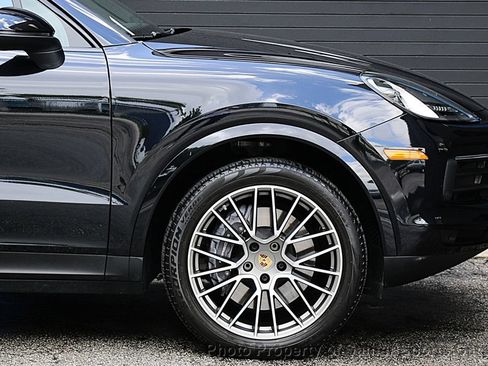 Used 2022 Porsche Cayenne Platinum Edition AWD/4WD image 15