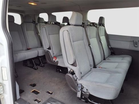 Used 2015 Ford Transit 350 XLT image 9