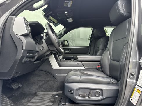 Used 2024 Toyota Tundra Platinum AWD/4WD image 17