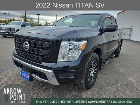 Used 2022 Nissan Titan SV w/ Accessory Utility Package image 4