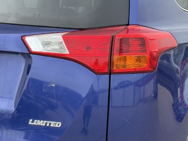 Used 2014 Toyota RAV4 Limited w/ Technology Package FWD image 8