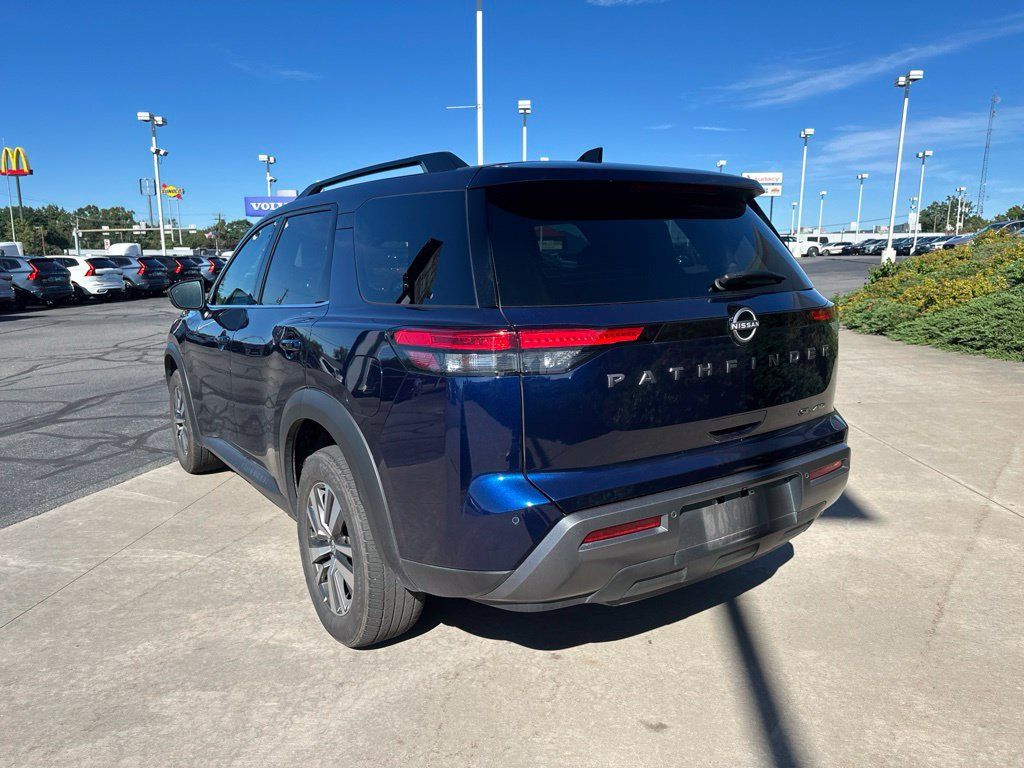 Used 2026 Nissan Pathfinder SL AWD/4WD image 8
