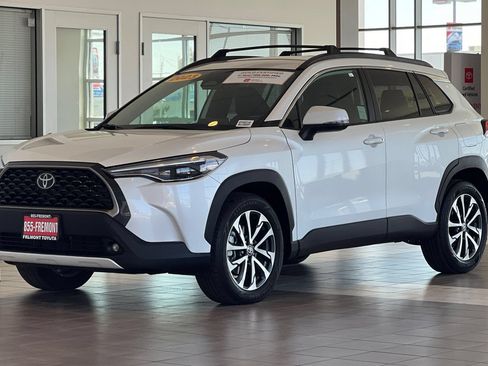 Certified 2023 Toyota Corolla Cross XLE FWD image 8