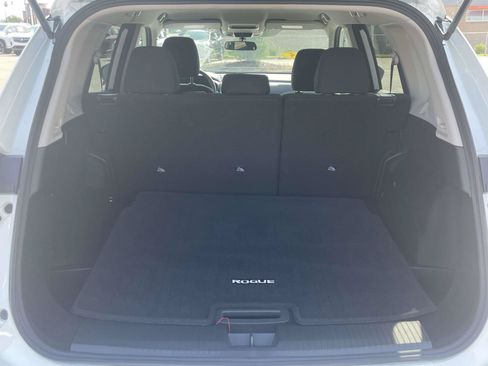 Used 2025 Nissan Rogue S AWD/4WD image 8