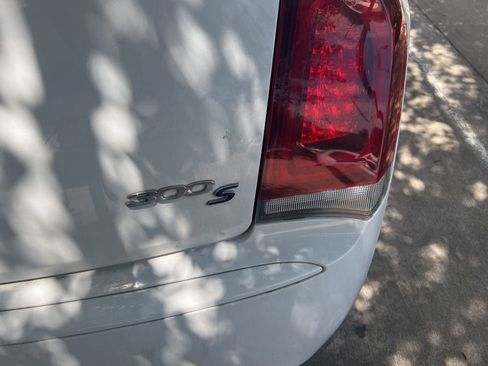 Used 2019 Chrysler 300 S RWD image 3